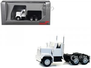 GMC Short Day Cab White (HO) Plastic