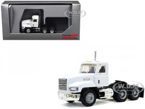 Mack 603 Short Day Cab White (HO) Plastic