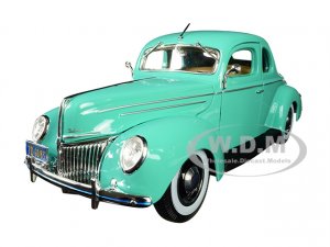 1939 Ford Deluxe Light Green