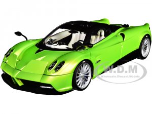 Pagani Huayra Roadster Verde Firenze Green Metallic and Carbon with Luggage Set