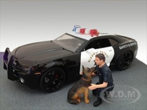 Police Guy & K9 Unit Dog Figure Set For 1:18