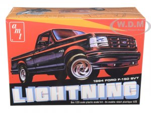 1994 Ford F-150 SVT Lightning Pickup Truck 1/25 Scale Model by AMT