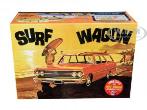 1965 Chevrolet Chevelle Surf Wagon with Two Surf Boards 4 in 1 Kit 1 25 Scale Model by AMT