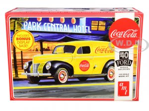 1940 Ford Sedan Delivery Van Coca-Cola with Display Base 1/25 Scale Model by AMT