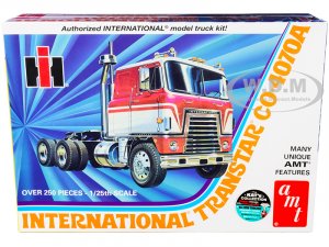 International Transtar CO-4070A Truck Tractor 1/25 Scale Model by AMT