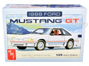 1988 Ford Mustang GT 1/25 Scale Model by AMT