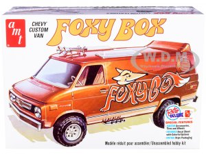 Chevrolet Custom Van Foxy Box 1/25 Scale Model by AMT