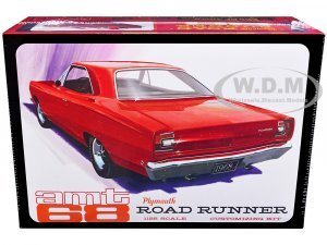 1968 Plymouth Road Runner 1/25 Scale Model by AMT