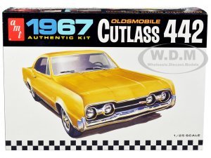 1967 Oldsmobile Cutlass 442 1 25 Scale Model by AMT