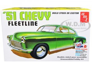 1951 Chevrolet Fleetline 2-in-1 Kit 1/25 Scale Model by AMT