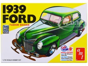 1939 Ford Tudor Sedan Street Rod Series 1/25 Scale Model by AMT