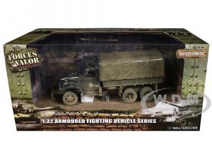 GMC CCKW-353B Cargo Truck with Cover 1st Infantry Division Weymouth England World War II (1944) United States Army with Figures Armoured Fighting Vehicle Series