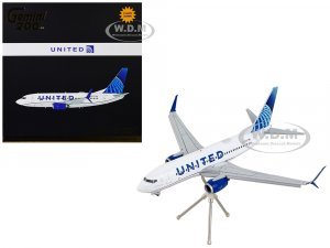 Boeing 737-700 Commercial Aircraft with Flaps Down United Airlines White with Blue Tail Gemini 200 Series