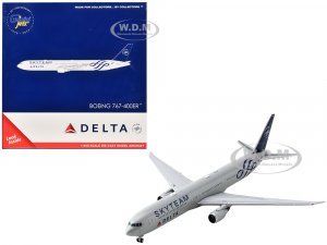 Boeing 767-400ER Commercial Aircraft Delta Air Lines Skyteam (N844MH) Gray Metallic with Blue Tail