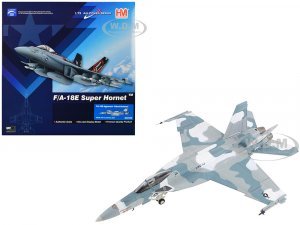 Boeing F/A-18E Super Hornet Fighter Aircraft Cloud Scheme VFC-12 Fighting Omars (2023) United States Navy Air Power Series 1/72