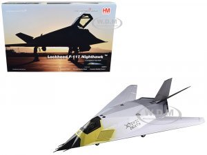 Lockheed F-117A Nighthawk Stealth Aircraft Toxic Death (1991) Air Power Series 1/72