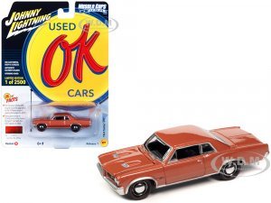 Johnny Lightning 1973 Chevy Caprice Wagon w/Mastercraft Boat and Trailer, Size: 1/64, Red