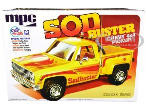 1981 Chevrolet 4x4 Stepside Pickup Truck Sod Buster 1 25 Scale Model by MPC