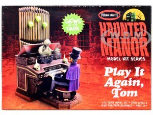 Haunted Manor Play it Again Tom Diorama Set  Scale Model by Polar Lights