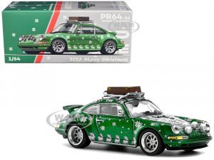 Singer 964 Green Metallic with Graphics 2023 Merry Christmas with Luggage on Roof Rack