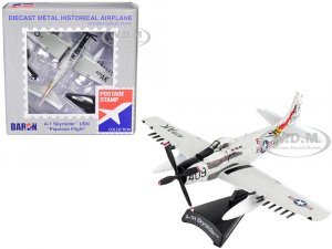 Douglas A-1 Skyraider Aircraft Papoose Flight United States Navy 1/110