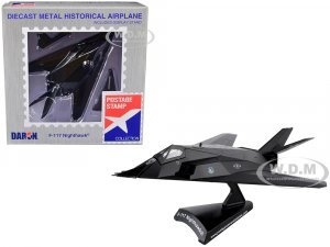 Lockheed F-117 Nighthawk Stealth Aircraft United States Air Force 1/150