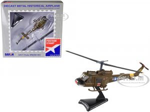 Bell UH-1 Iroquois Huey Helicopter MEDEVAC United States Army  (HO)