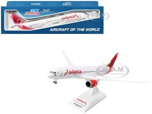 Boeing 787-8 Commercial Aircraft Avianca (N796AV) White with Red Tail (Snap-Fit) Plastic Model by Skymarks