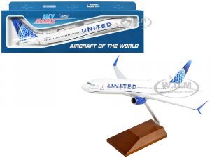 Boeing 737-800 Commercial Aircraft United Airlines (N37267) White with Blue Tail and Wood Stand (Snap-Fit) Plastic Model by Skymarks