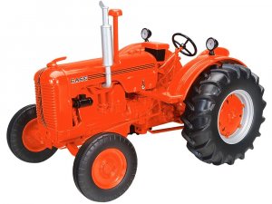 Case Model D Wide Front Tractor Orange Classic Series 1 16
